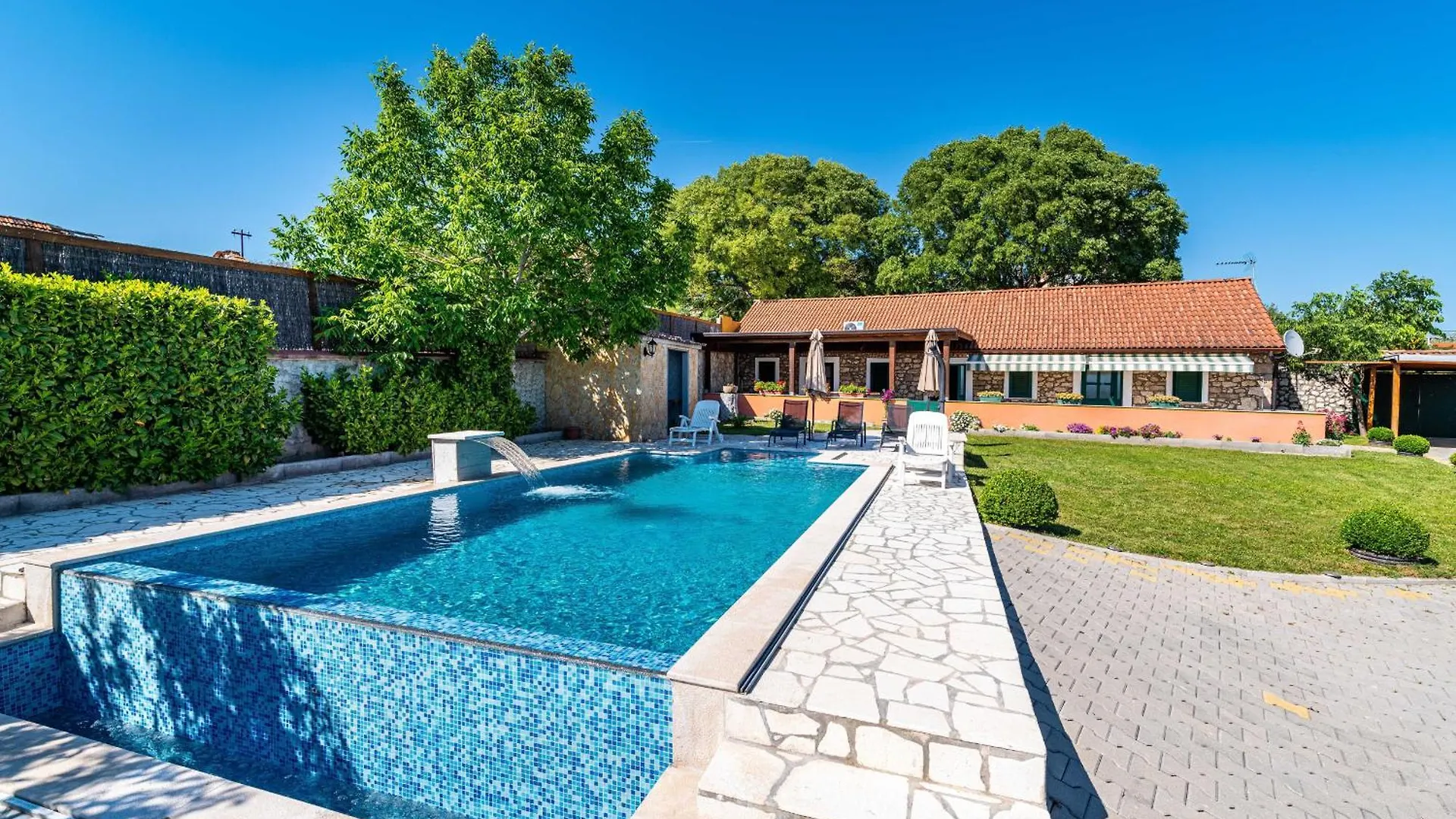 My Dalmatia - Authentic Stone House Momo With Private Infinity Pool contacts